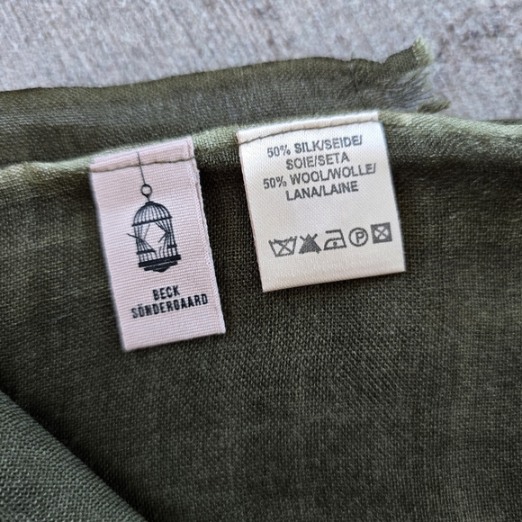 Beck Sonderoaard women's scarf, green, polkadot - Picture 2 of 3